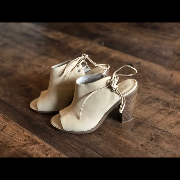 9 west open toe shoes - Picture 5 of 5